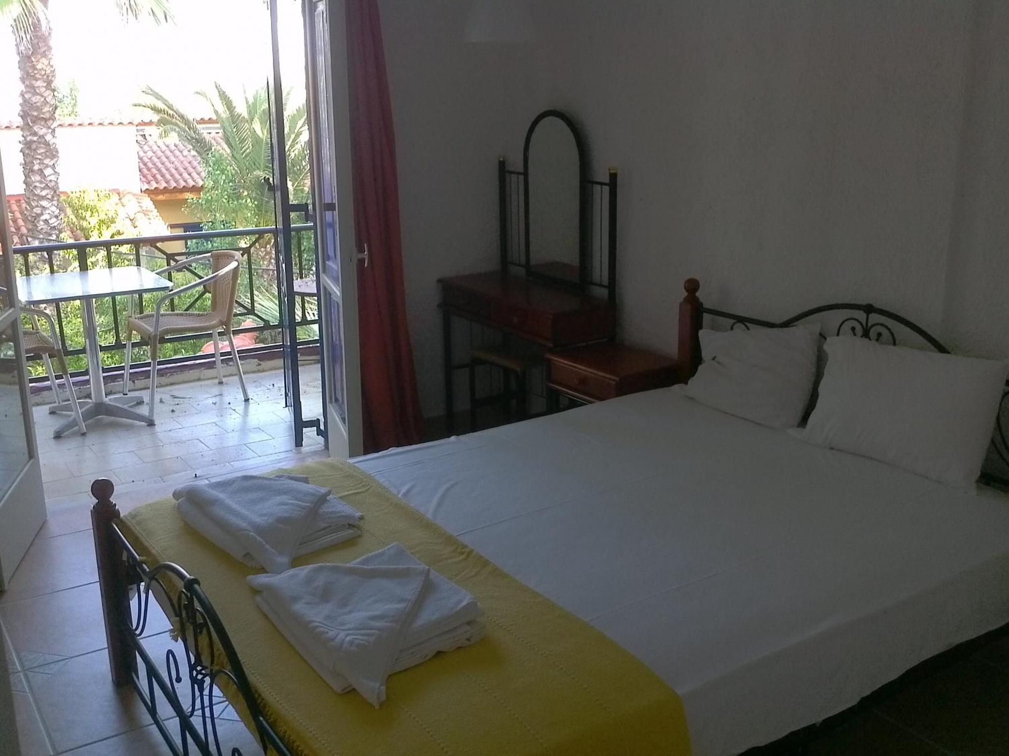 9 Musses Hotel Apartments Skala Mistegnon Екстериор снимка