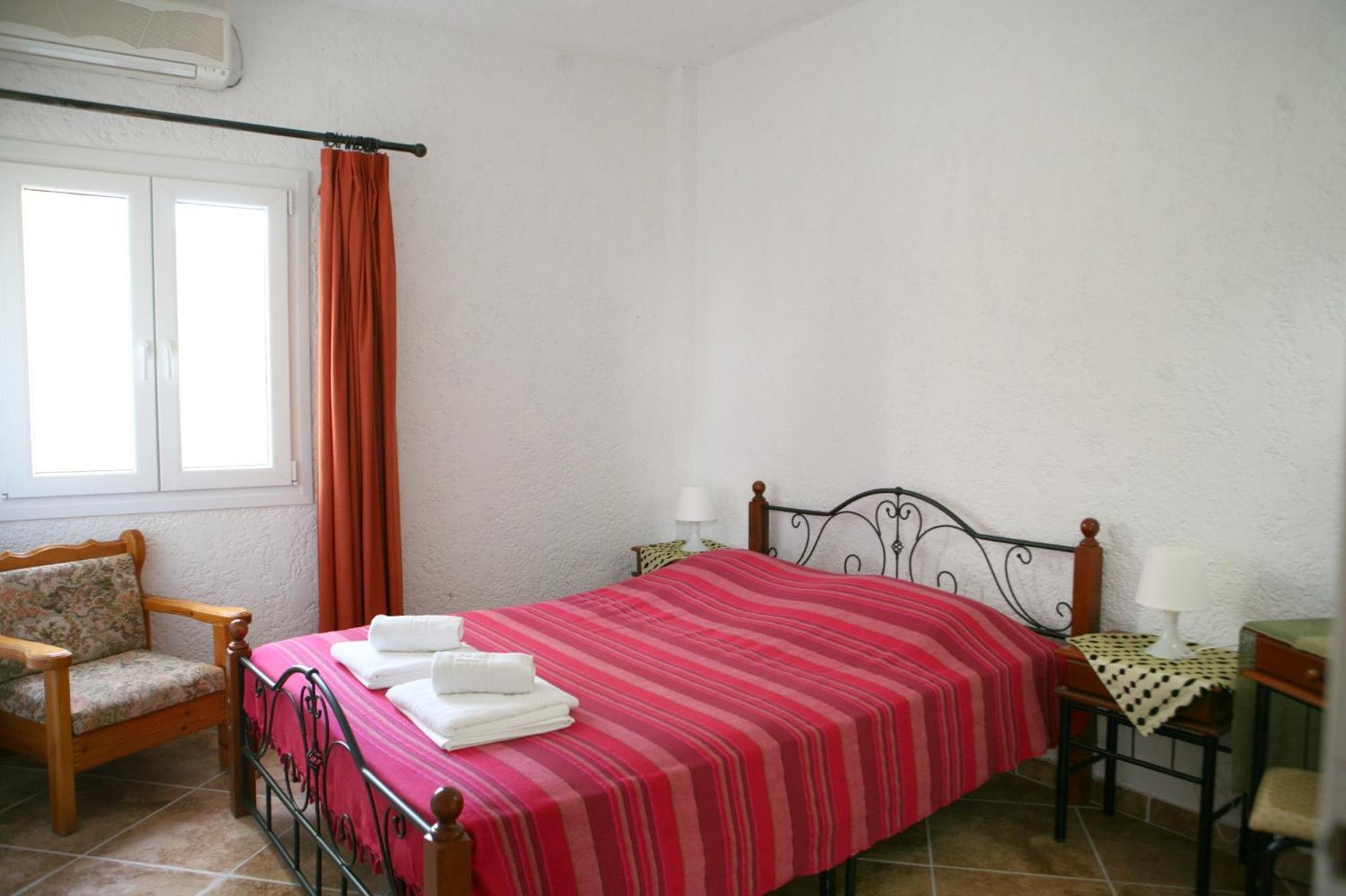 9 Musses Hotel Apartments Skala Mistegnon Стая снимка