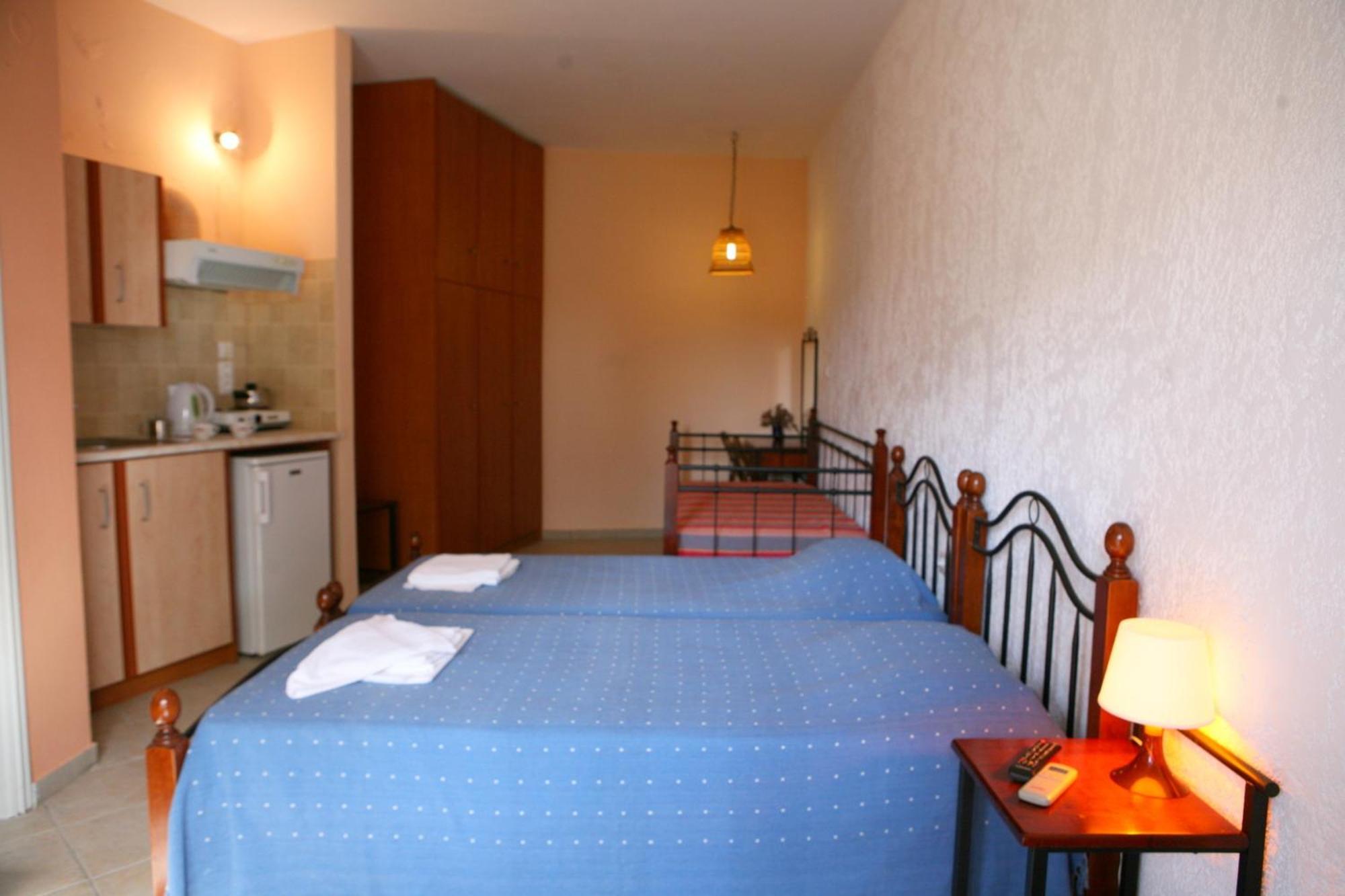 9 Musses Hotel Apartments Skala Mistegnon Стая снимка
