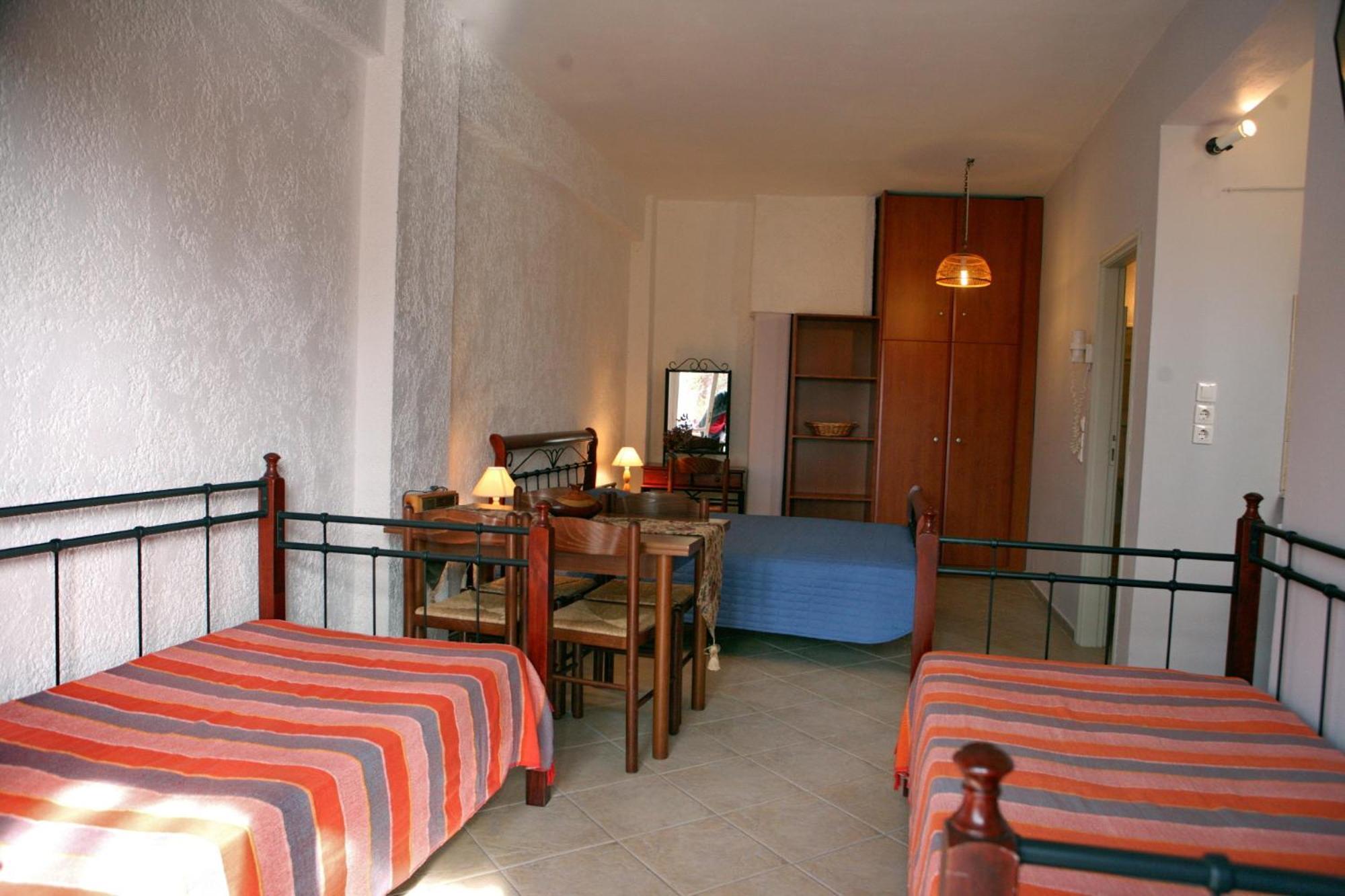 9 Musses Hotel Apartments Skala Mistegnon Екстериор снимка