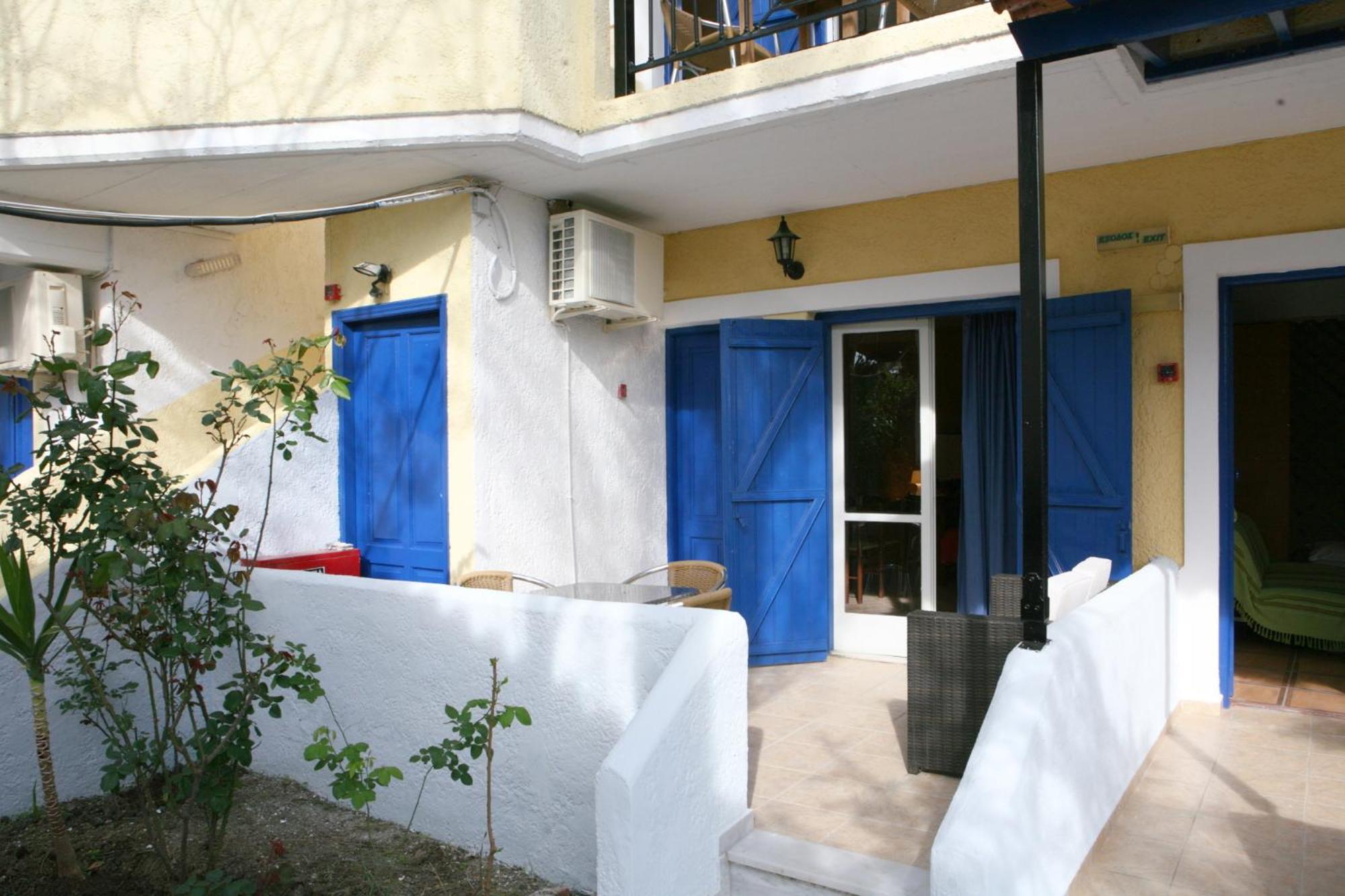 9 Musses Hotel Apartments Skala Mistegnon Стая снимка