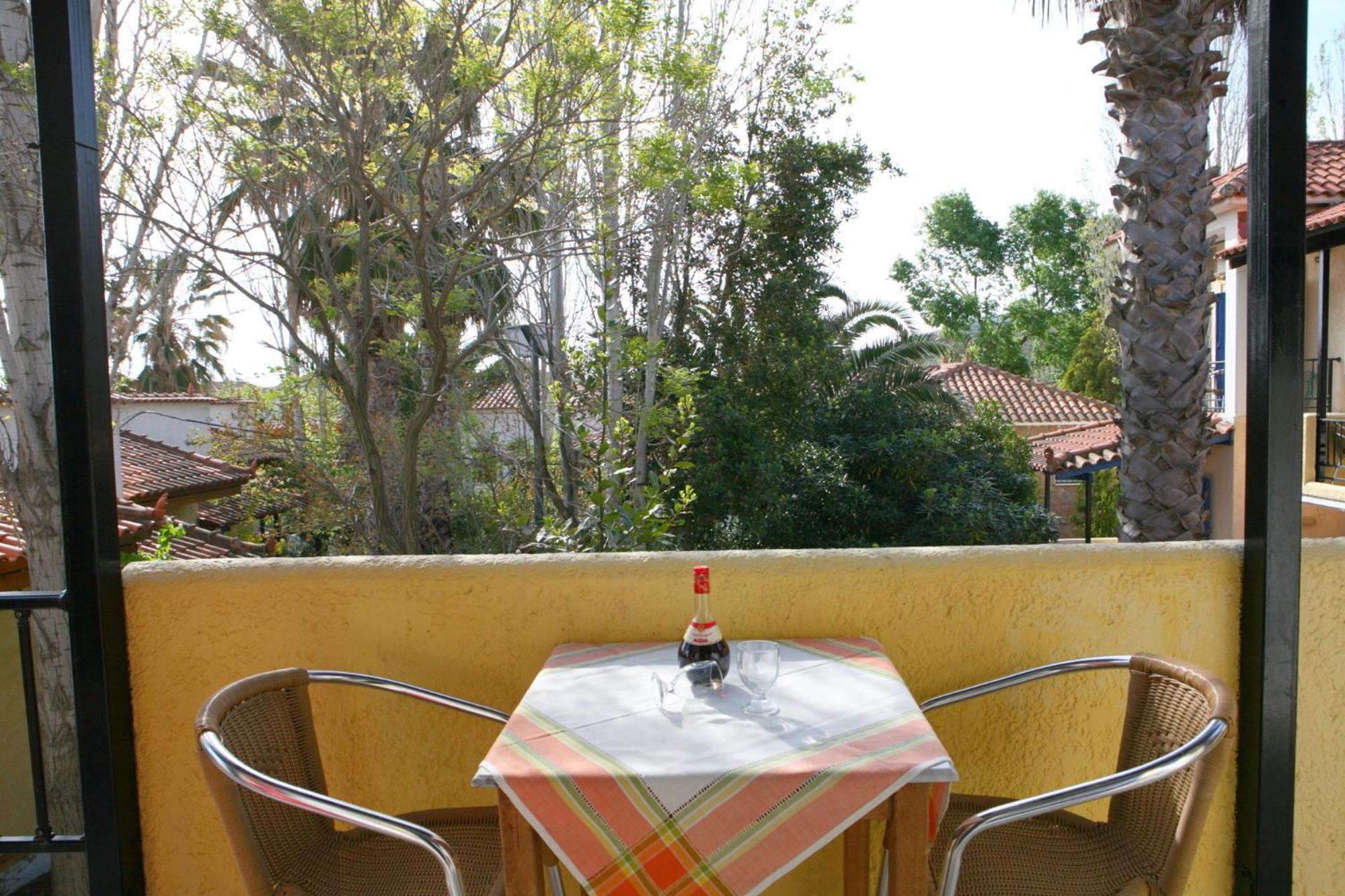 9 Musses Hotel Apartments Skala Mistegnon Екстериор снимка