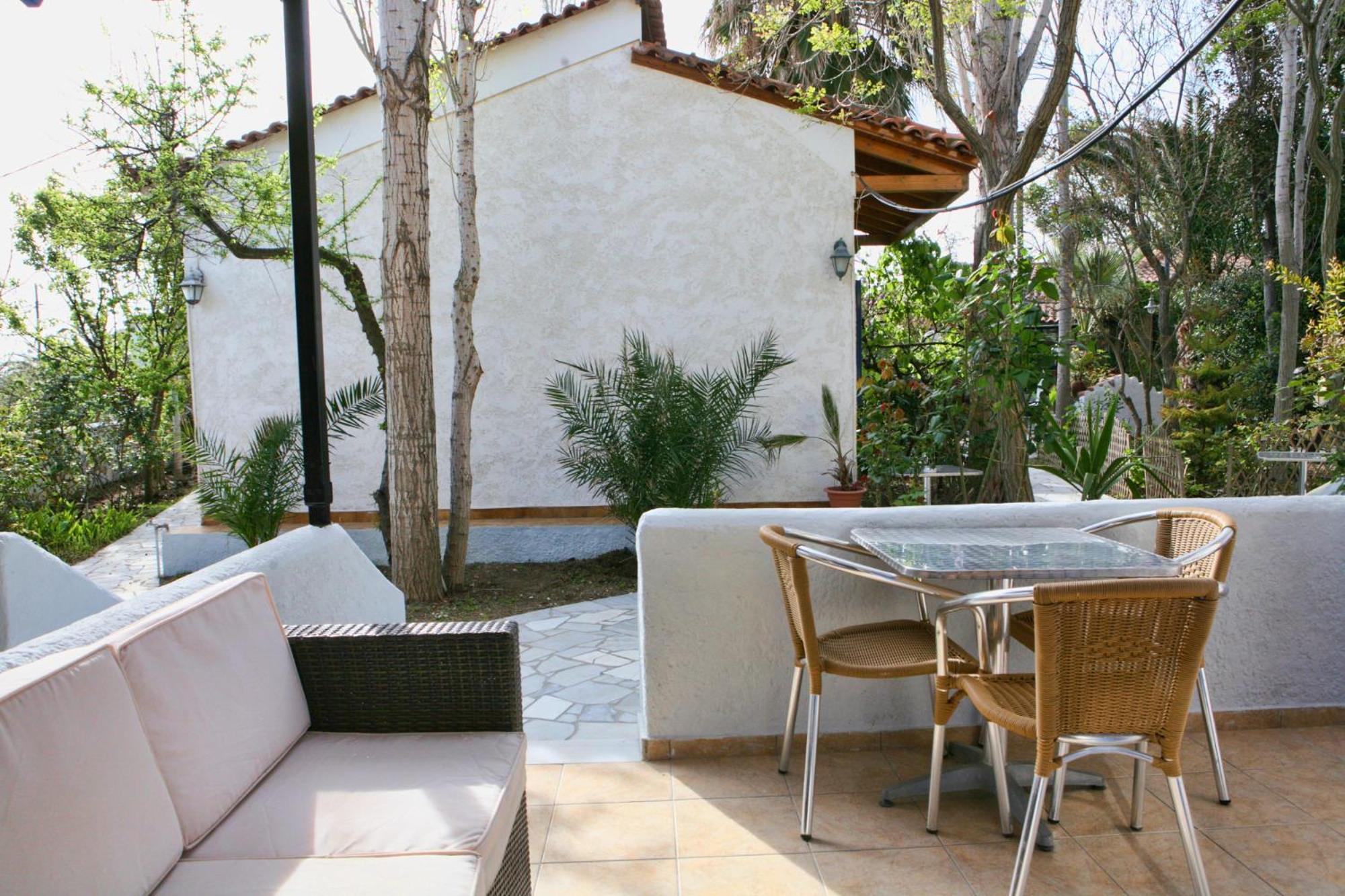 9 Musses Hotel Apartments Skala Mistegnon Екстериор снимка