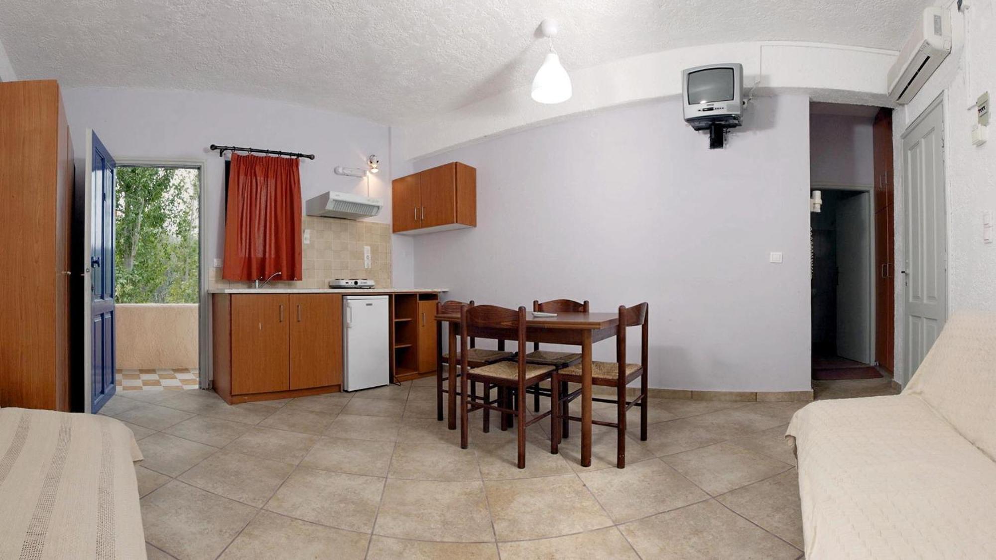 9 Musses Hotel Apartments Skala Mistegnon Стая снимка