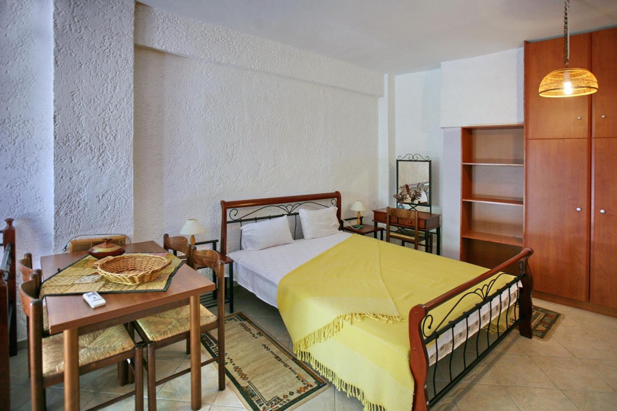 9 Musses Hotel Apartments Skala Mistegnon Екстериор снимка
