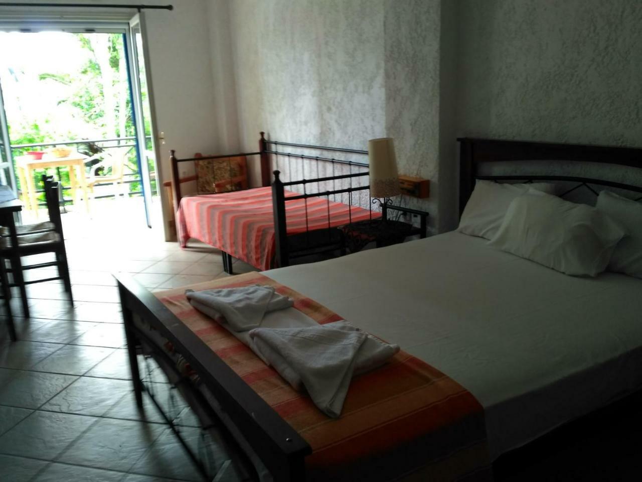 9 Musses Hotel Apartments Skala Mistegnon Екстериор снимка
